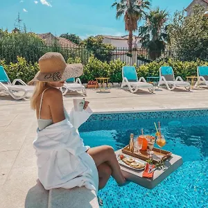 Pensionat Agava Lux Rooms&pool